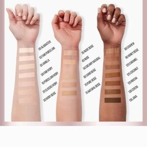 3Maybelline Dream Radiant Liquid Hydrating Foundation 02 fair porcelain